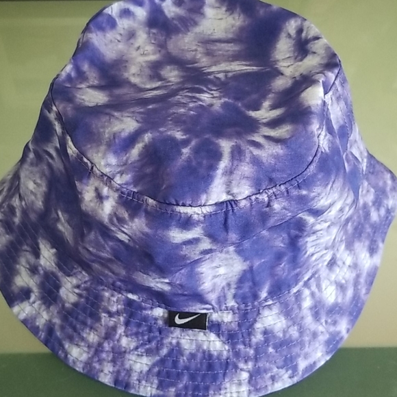 Nike bucket hat